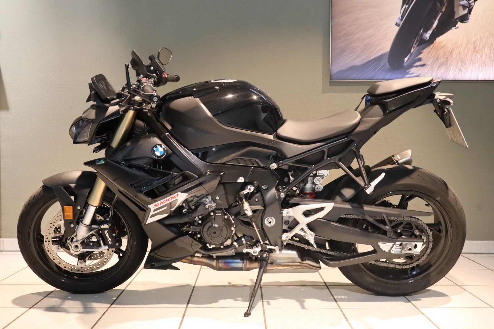 Fahrzeugabbildung BMW S 1000 R + Akrapovic
