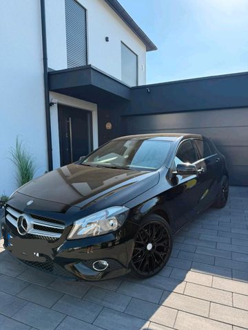 MERCEDES-BENZ Mercedes A 220