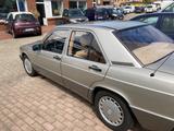 Mercedes-Benz 190 W201 - Mercedes-Benz 190: W190