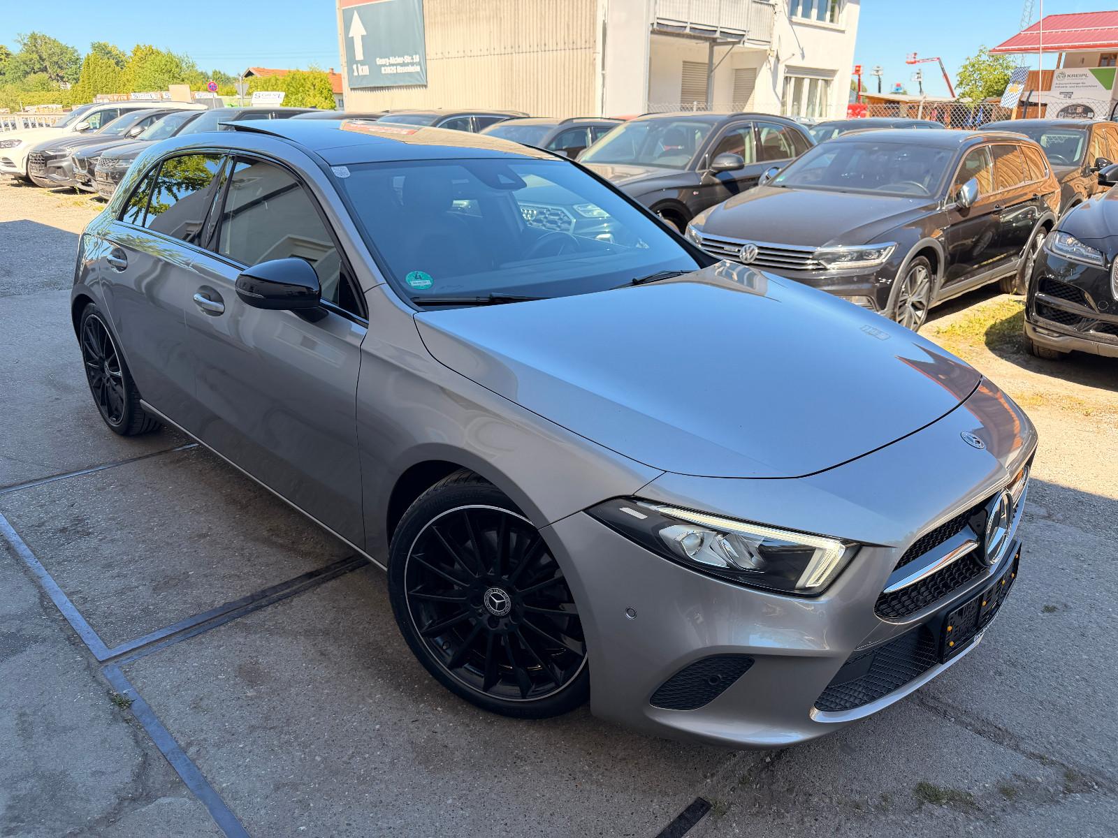 Mercedes-Benz A 250 Lim. /Panorama /Kamera /LED