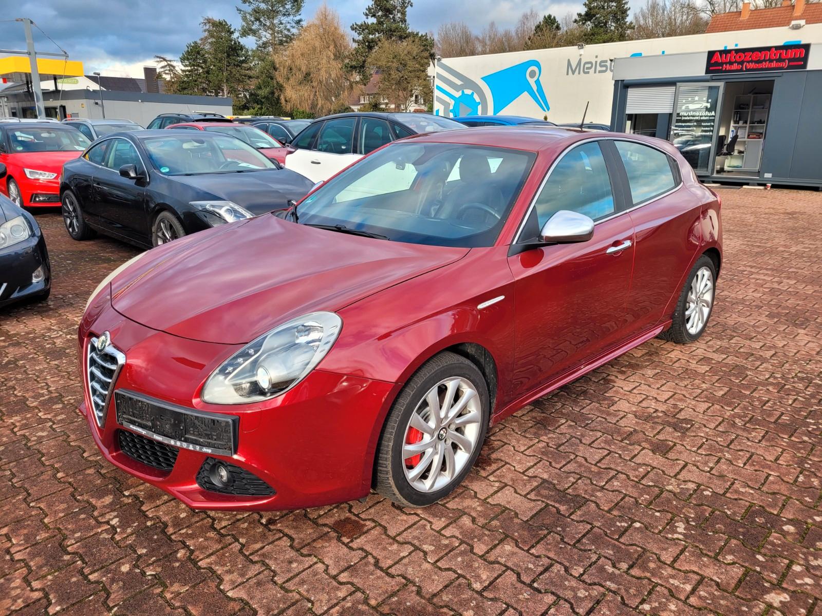 Alfa Romeo Giulietta Turismo*BI-XENON*SHZ*AHK*PDC*S.-HEFT*