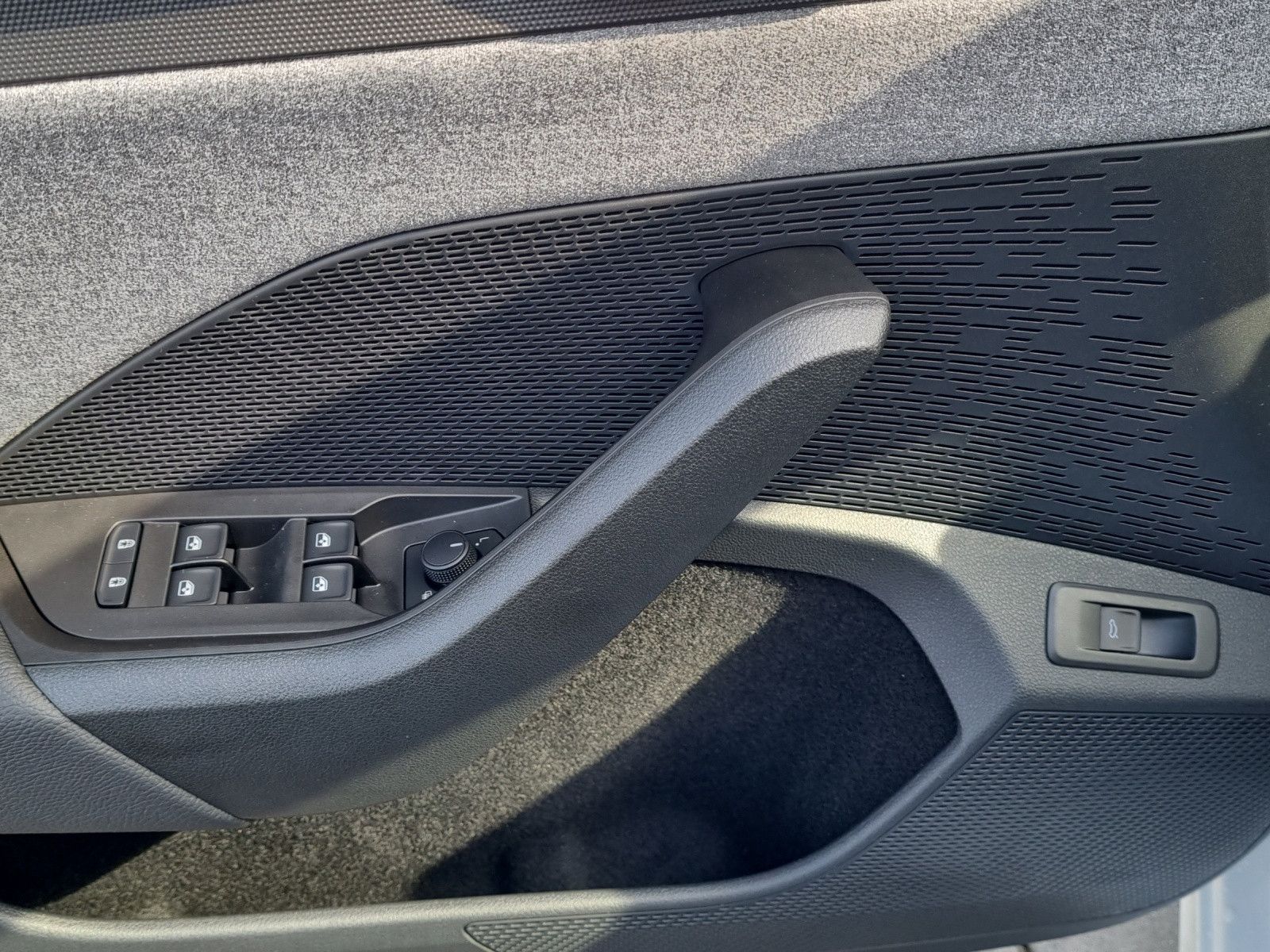 Fahrzeugabbildung SKODA Octavia Combi Balance 2,0TDI AHK Kamera