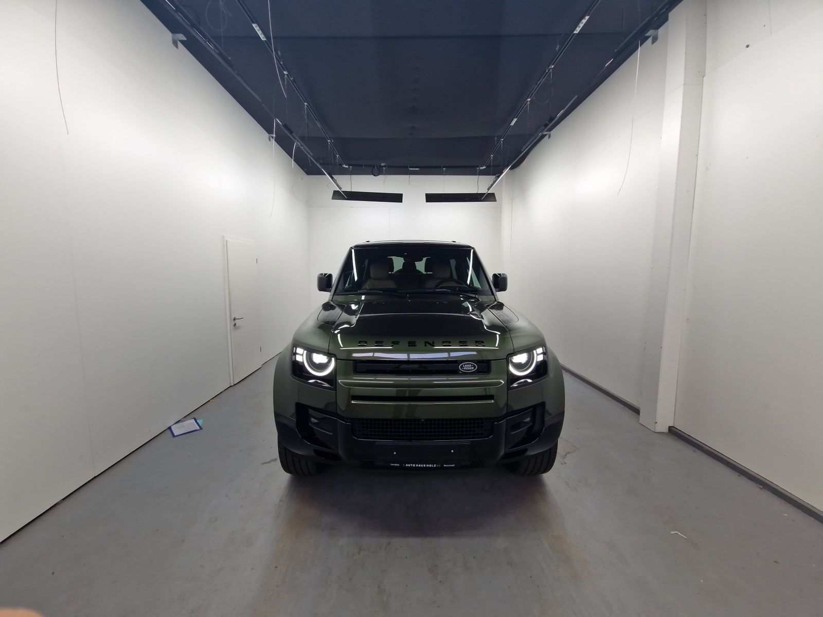 LAND ROVER Defender 90 D350 X-Dynamic SE AHK Matrix 22-Zoll – Bild 6