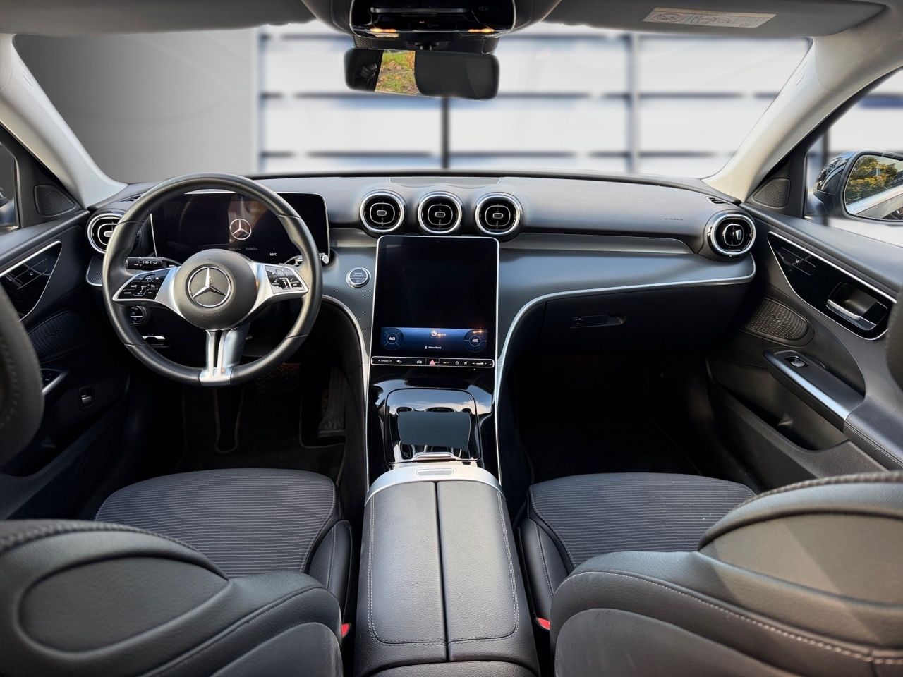 Fahrzeugabbildung Mercedes-Benz C 180 T AVANTGARDE+AHK+LED+CARPLAY+EL.HECKKL+