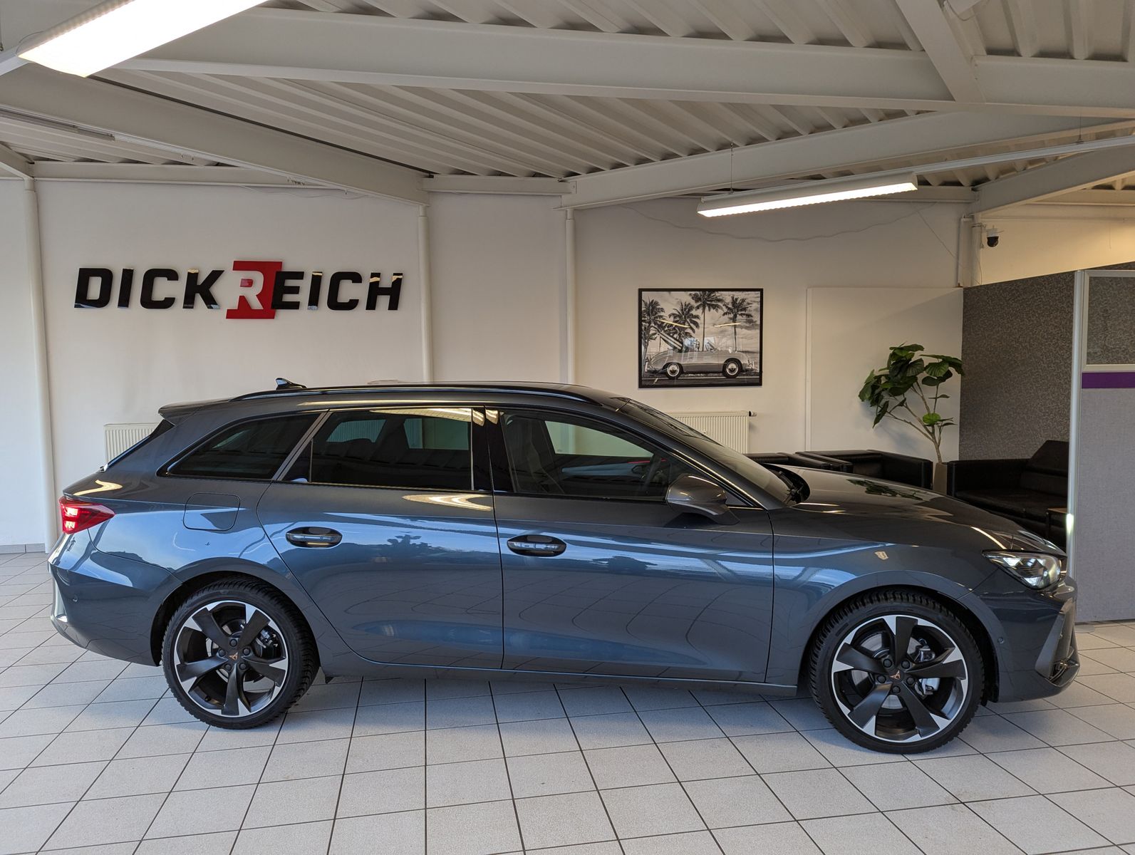 CUPRA Leon 2.0 TDI Intelligent-Dynamic-Edge-Pake Cam - Image 8