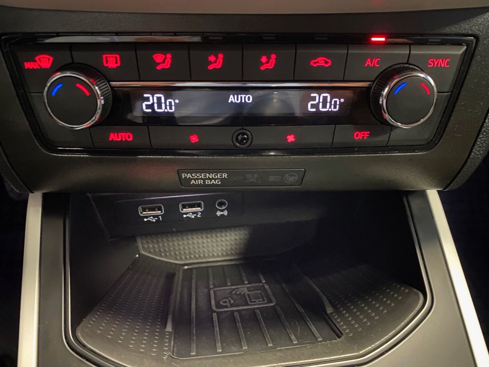 Fahrzeugabbildung SEAT Arona 1.0 TSI Start&Stop XCELLENCE+TEMPOMAT+PDC