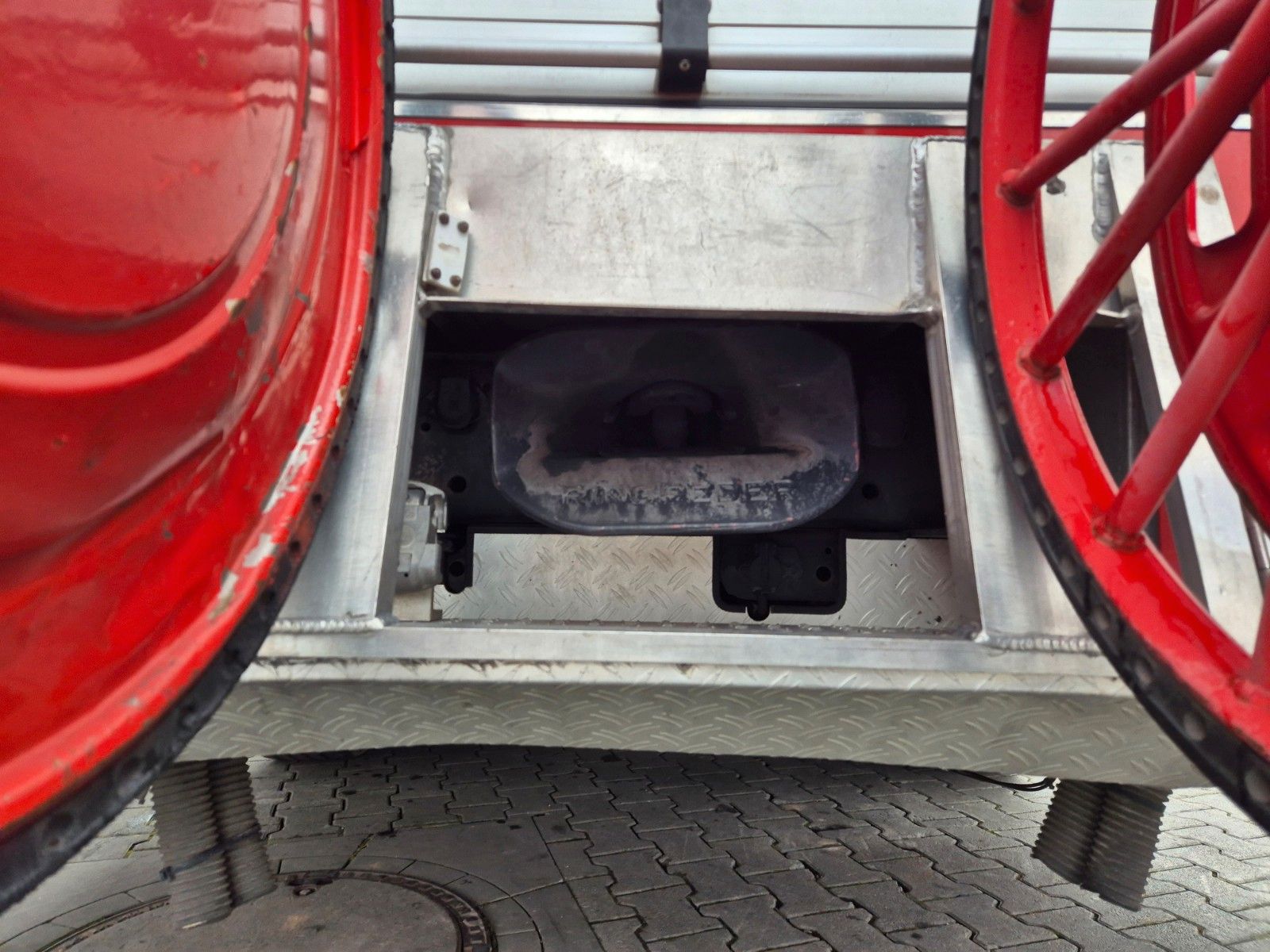 Fahrzeugabbildung MAN FE 26.360 LF 8 Löschfahrzeug