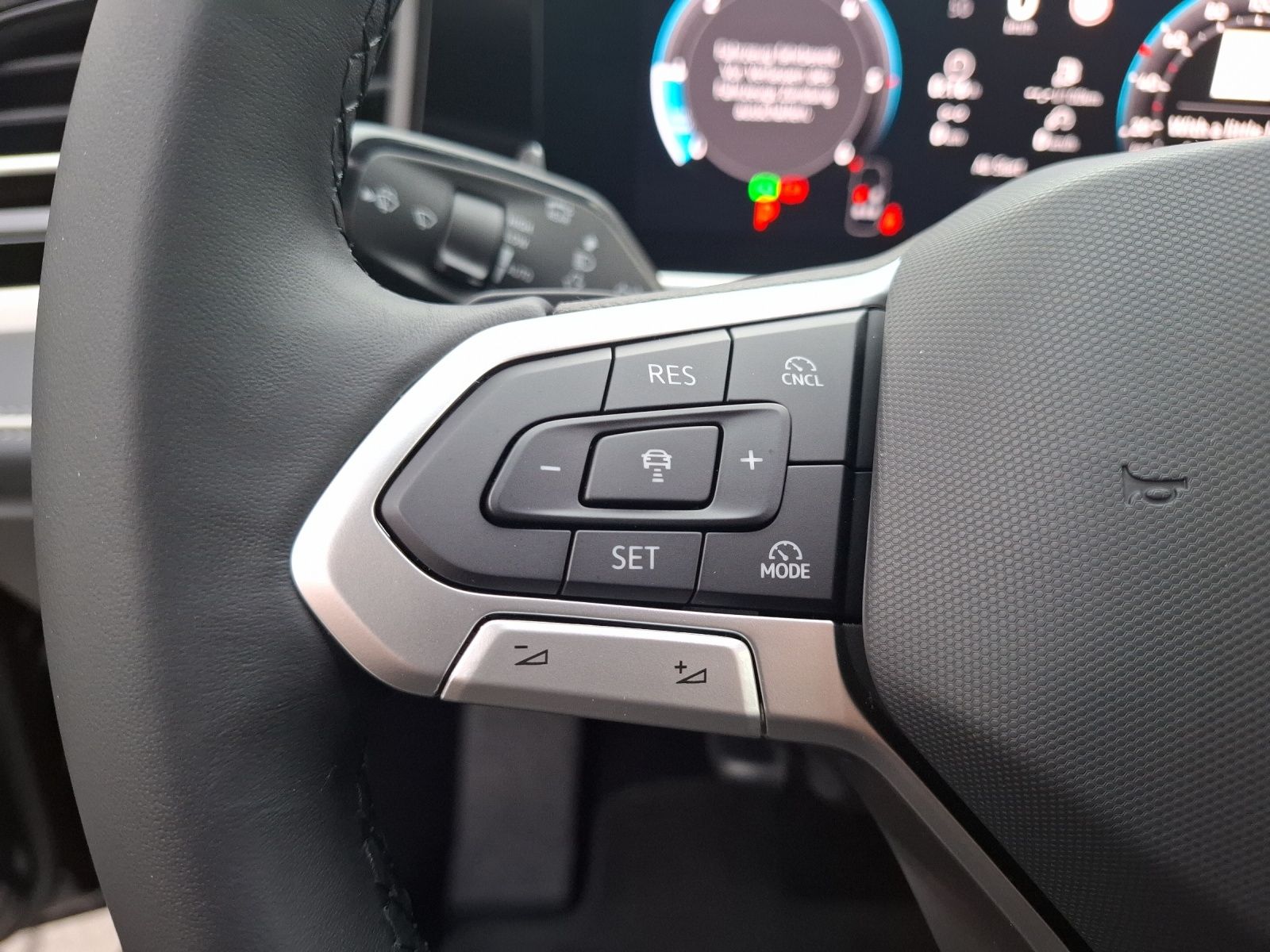 Fahrzeugabbildung Volkswagen Passat Variant TDI Elegance DSG Matrix AHK Navi