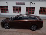 Toyota Avensis Comfort - Toyota Avensis mit Diesel-Antrieb: Kombi