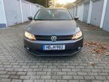 Volkswagen Jetta 1.6 TDI DSG Comfortline BlueMotion Tec... - Volkswagen Jetta Comfortline mit Diesel-Antrieb