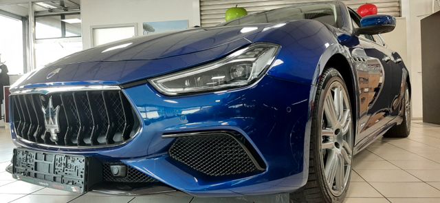 Maserati Ghibli Gransport S Q4/Carbon/Navi/Leder/H&K/Kam.