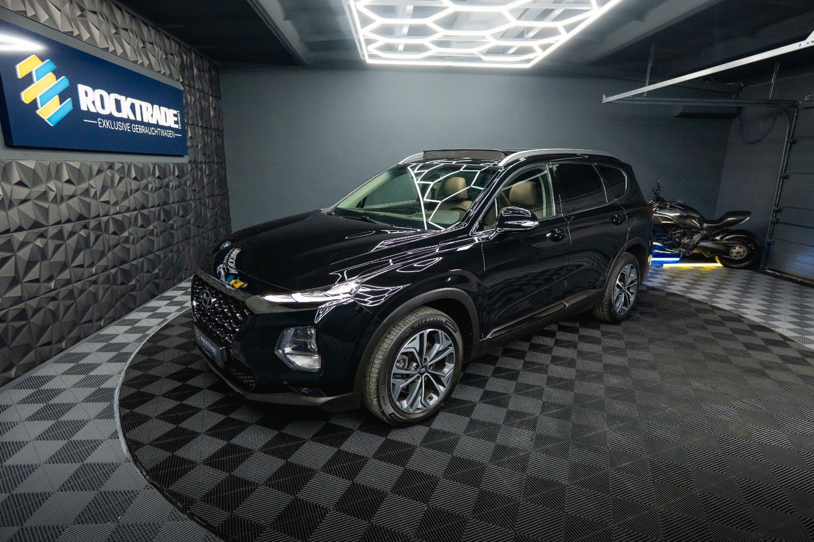 Fahrzeugabbildung Hyundai SANTA FE Premium 4WD 8G *Pano*360*LED*ACC*HUD*