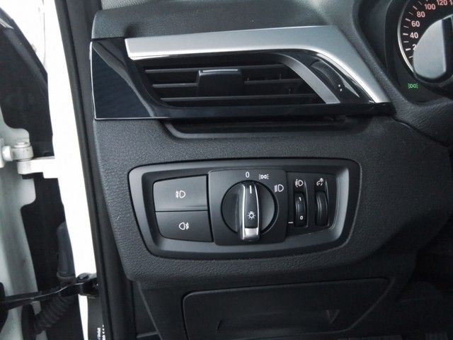 Fahrzeugabbildung BMW X1 18 i Advantage sDrive Klimaautomatik Leder PD