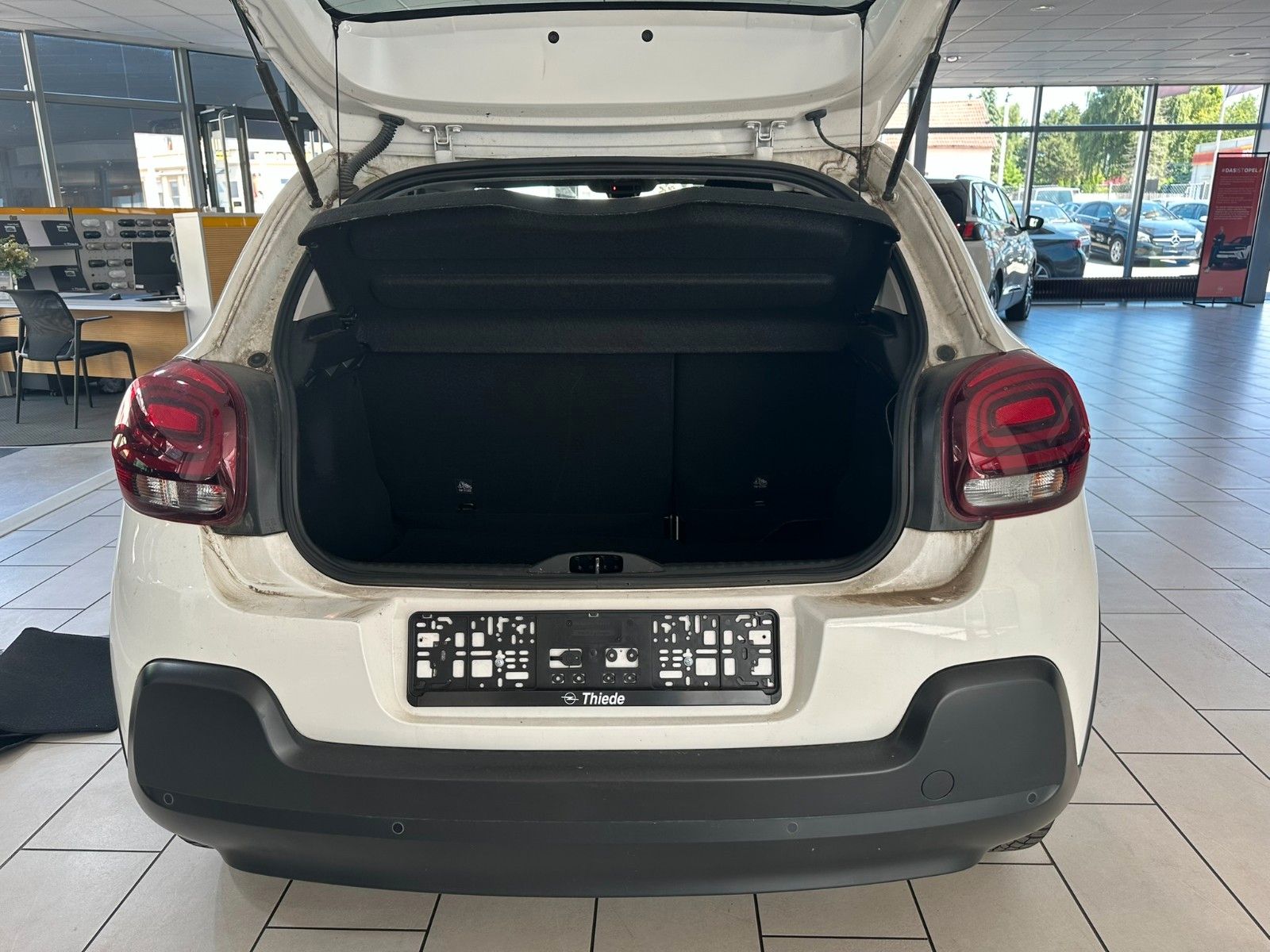 Fahrzeugabbildung Citroën C3 Feel Pack 1.2 NAVI/LED/PDC/ALU/DAB/TEMPOMAT