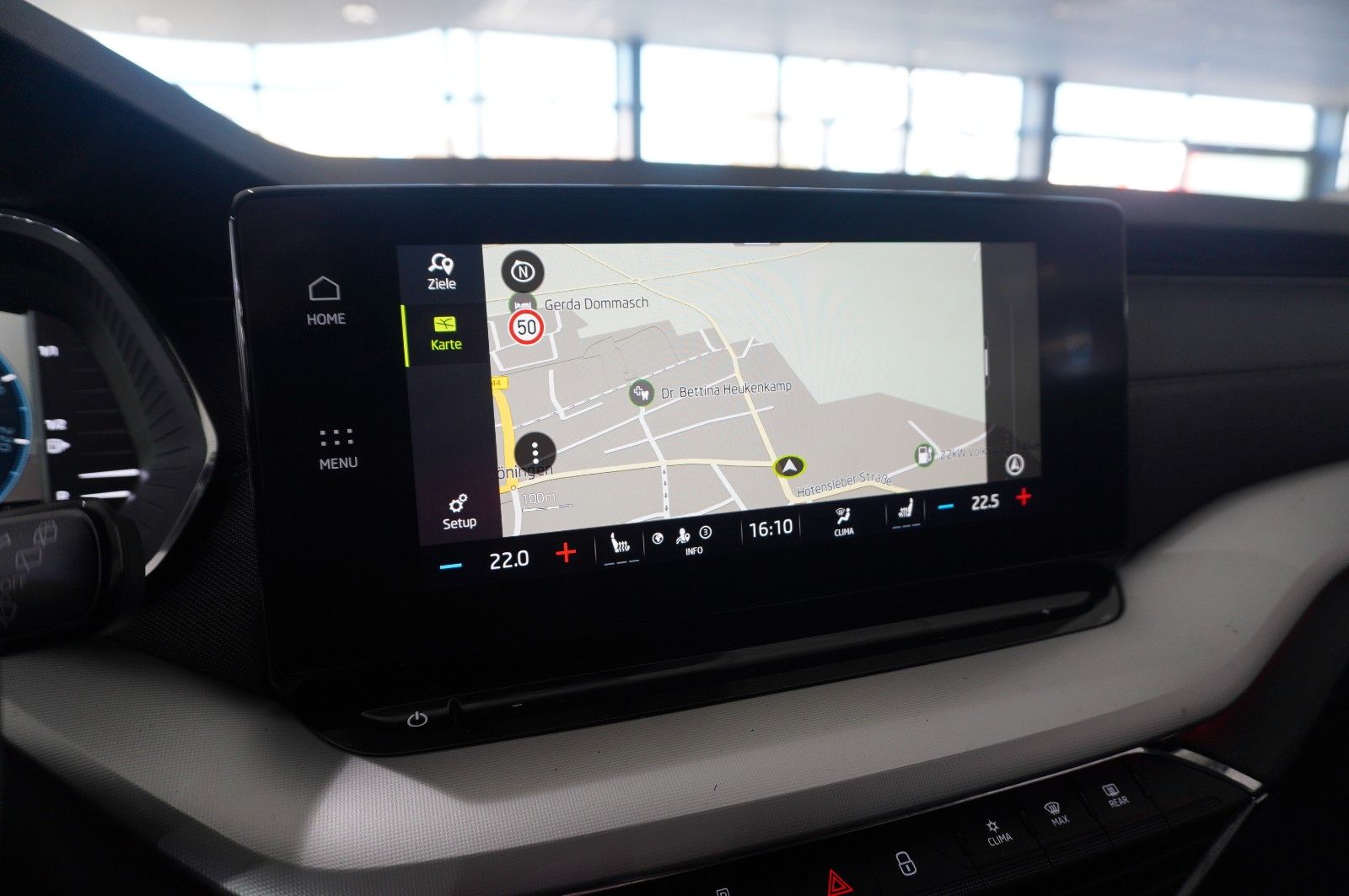 Fahrzeugabbildung SKODA Octavia COMBI 2.0D STYLE NAVI/LED/VIRTU./SHZ/DAB