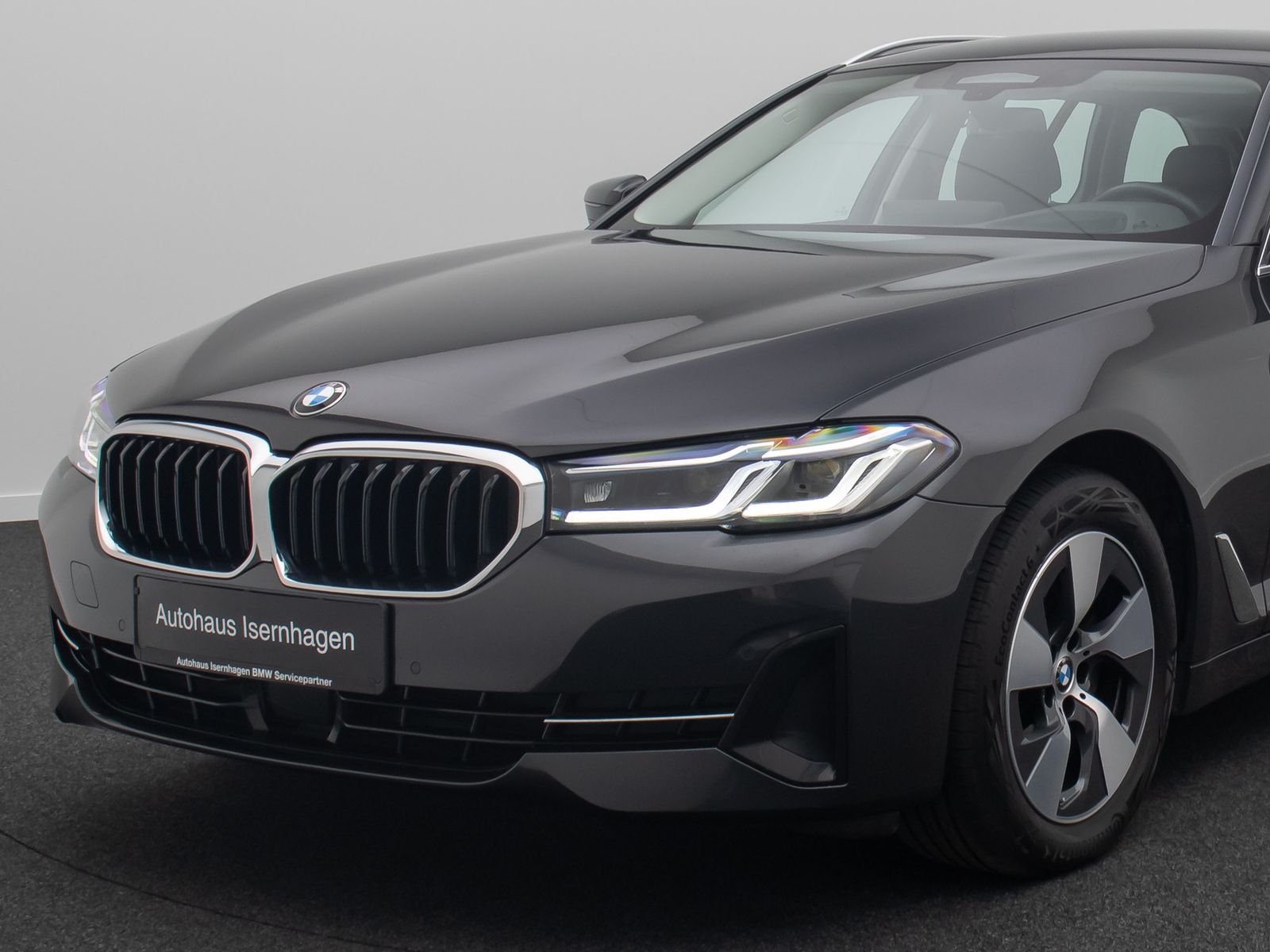Fahrzeugabbildung BMW 520d xD  Kamera Laser HUD DAB AHK Komfort Alarm