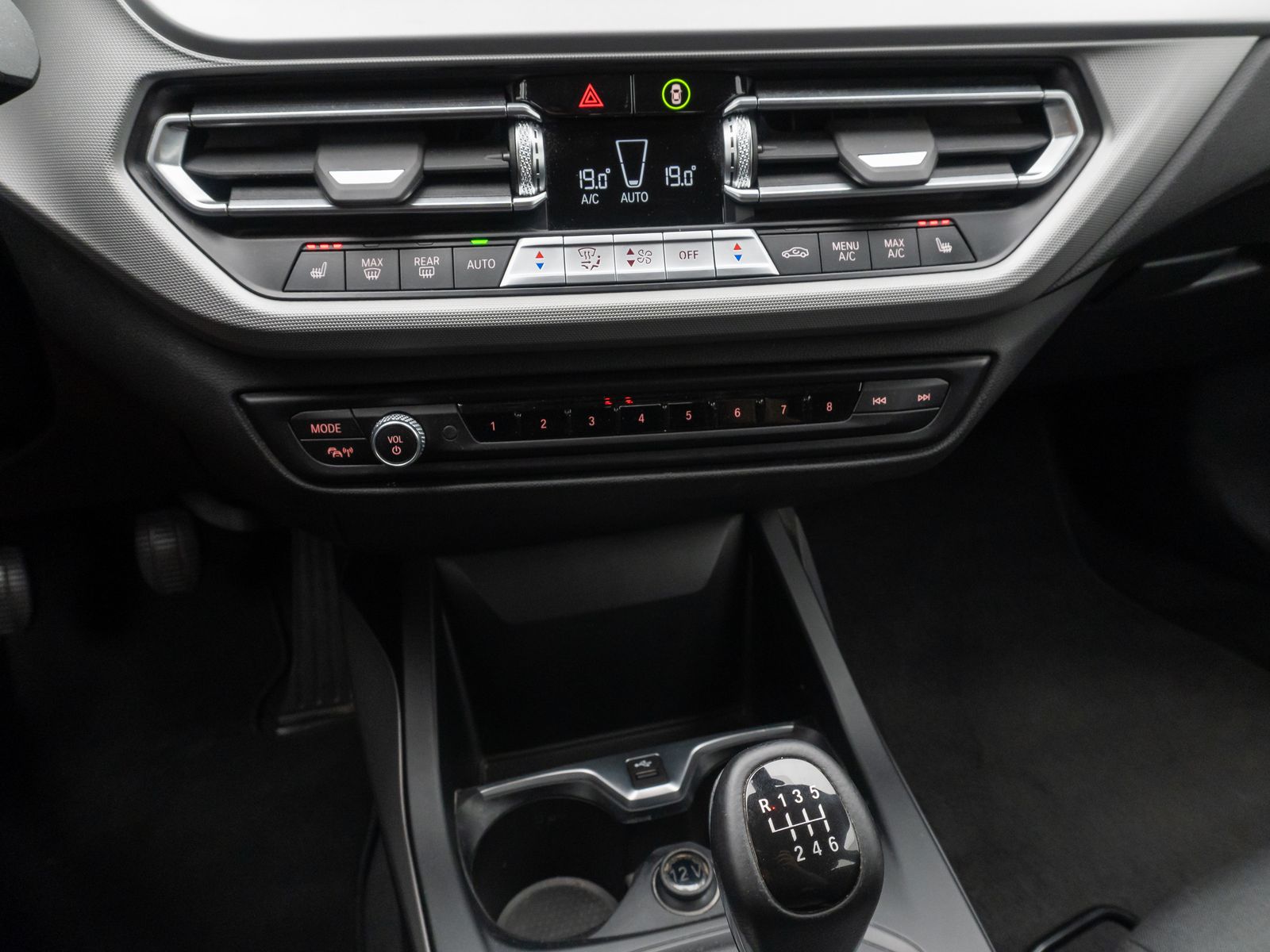Fahrzeugabbildung BMW 116d Kamera DAB Sitzhzg LED Geschwindigkeitsreg