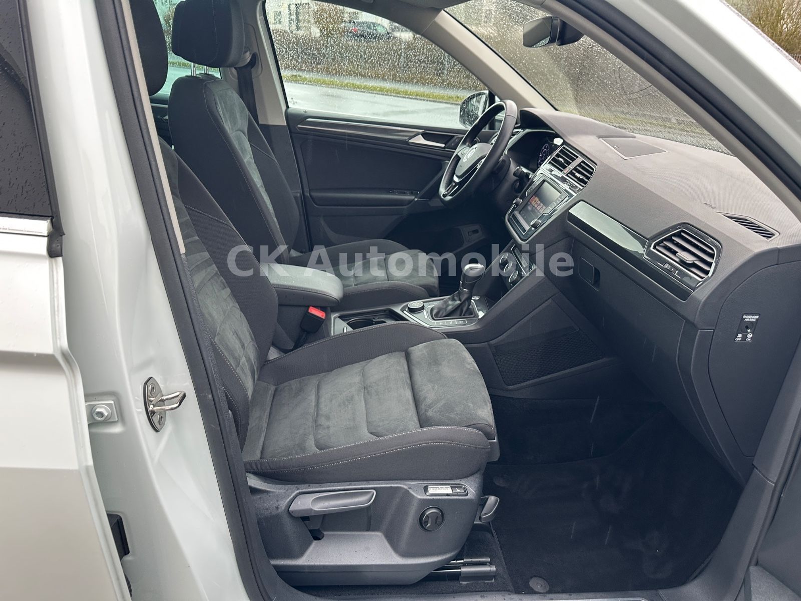 Fahrzeugabbildung Volkswagen Tiguan Highline DSG 2.0TDI 4Motion/Head-Up/Pano