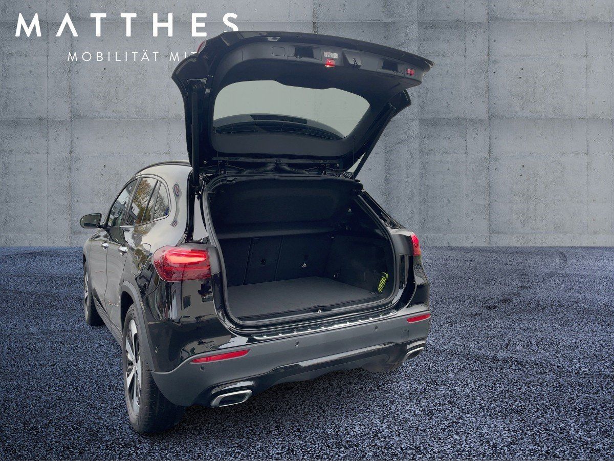 Fahrzeugabbildung Mercedes-Benz GLA 180 Night/Pano/360°/LED/19''