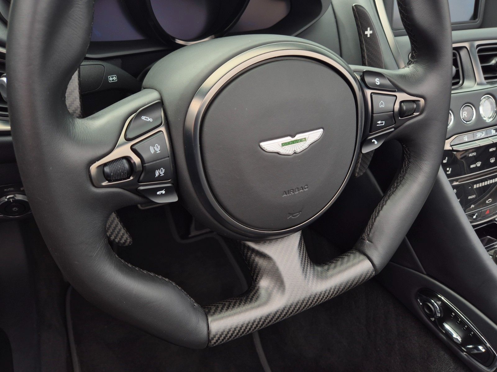 Fahrzeugabbildung Aston Martin DBS 5.2 V12 Volante/Werksgarantie 09/27/1A