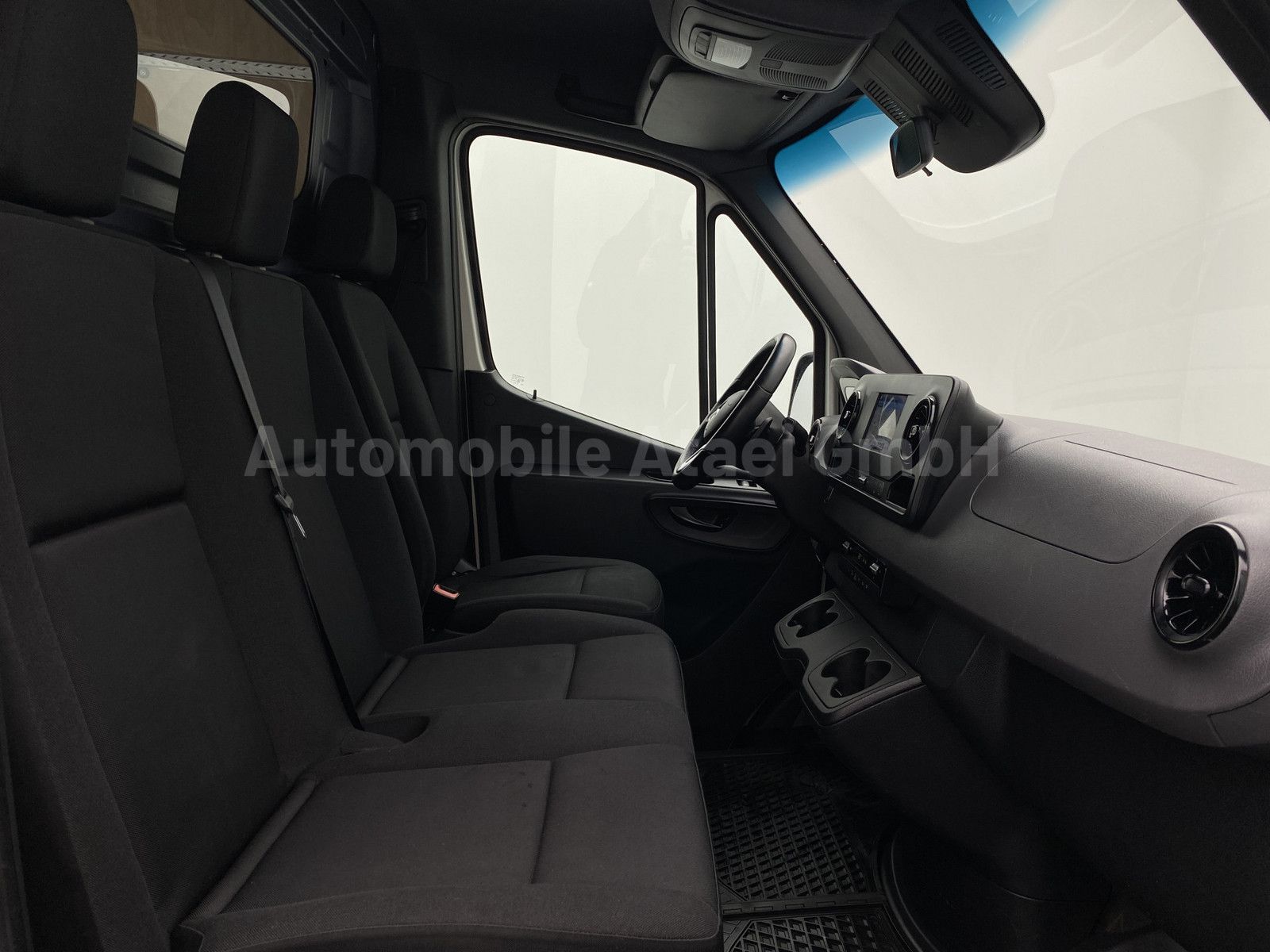 Fahrzeugabbildung Mercedes-Benz Sprinter 314 Automatik DISTRONIC+LED+NAVI (2747)