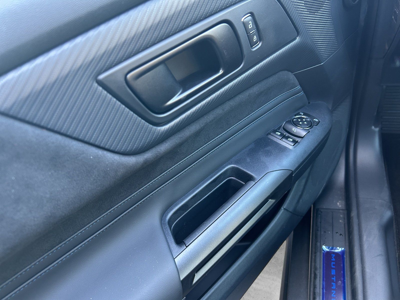 Fahrzeugabbildung Ford Mustang Dark Horse Fastback 453PS 10Gang Autom.