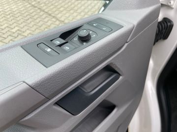 Fahrzeugabbildung Volkswagen T 6.1  Transporter  2.0 TDI Autom. Klima  PDC
