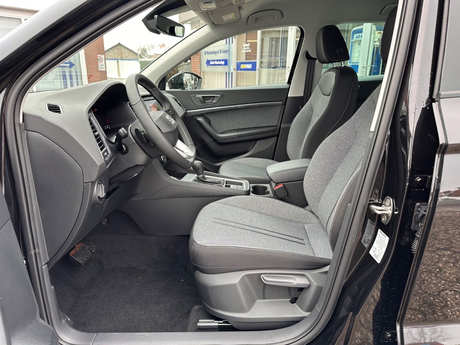 Fahrzeugabbildung SEAT Ateca 1.5 TSI Style DSG AHK/Navi/ACC/LED/SHZ/APP