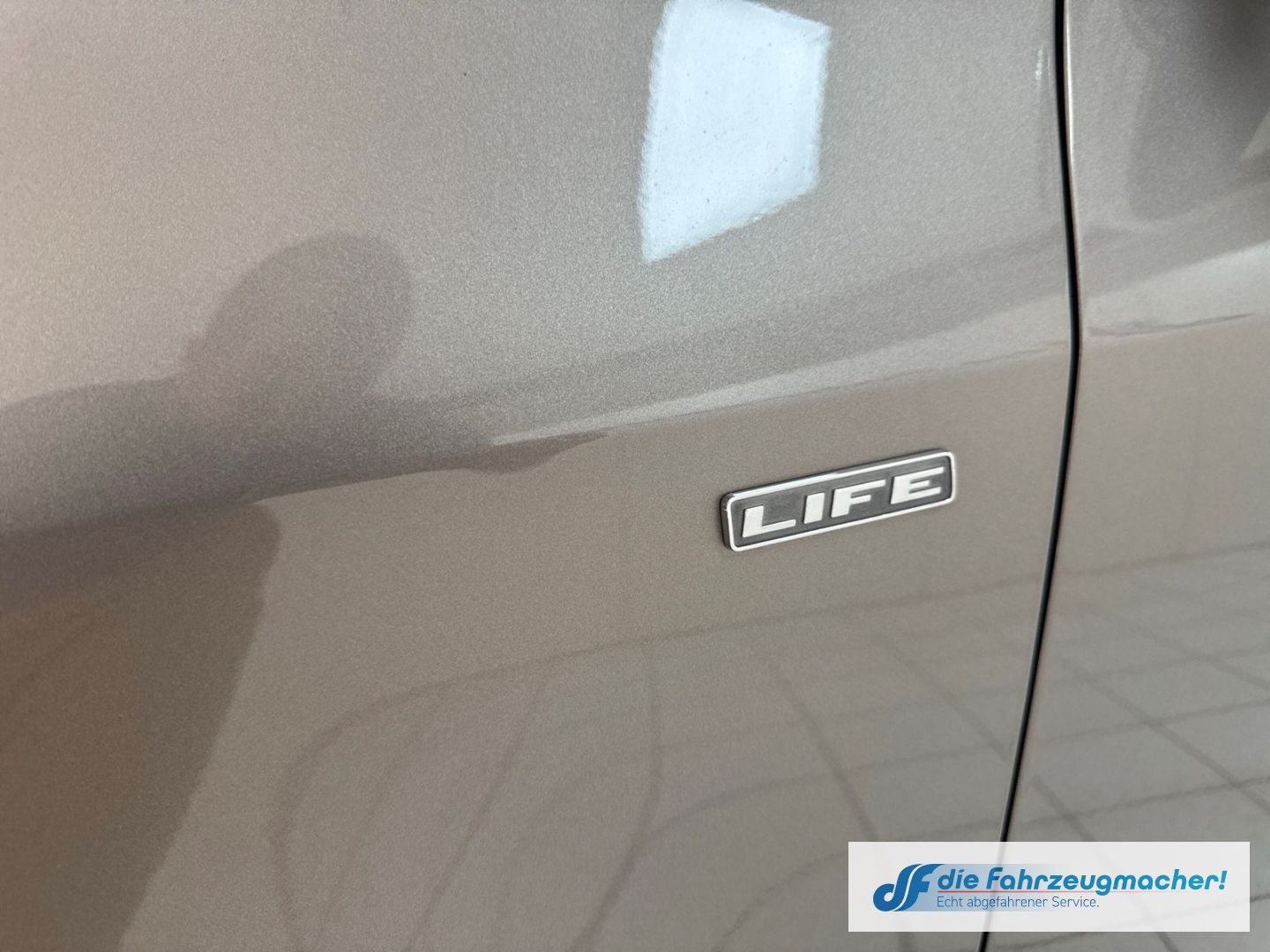 Fahrzeugabbildung Volkswagen Golf Plus VI Life Navi Dyn. Kurvenlicht 2-Zonen-