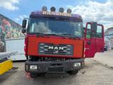 Iveco MAN T46 Abrollkipper, Kran