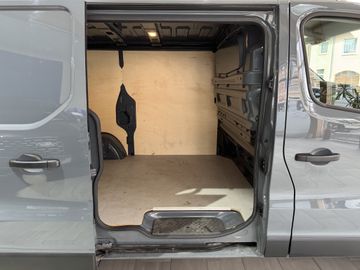 Renault Trafic Kasten L1H1 LED