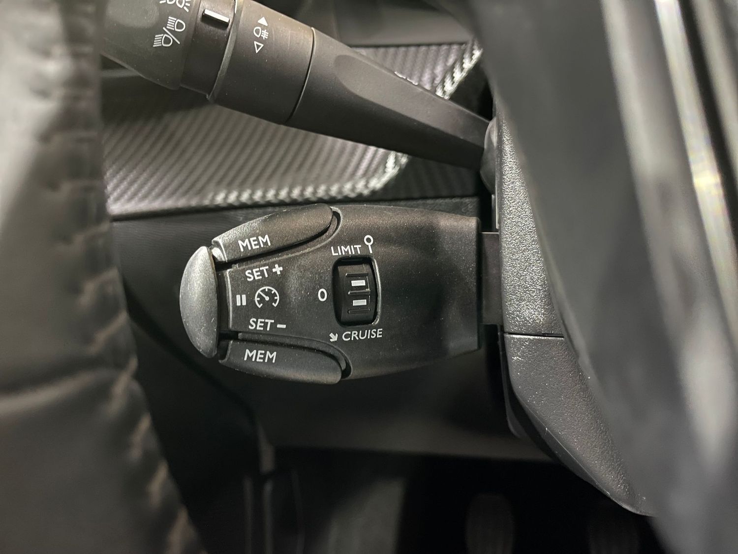 Fahrzeugabbildung Peugeot 208 Active Pack #LED#Navi#CarPlay#Media