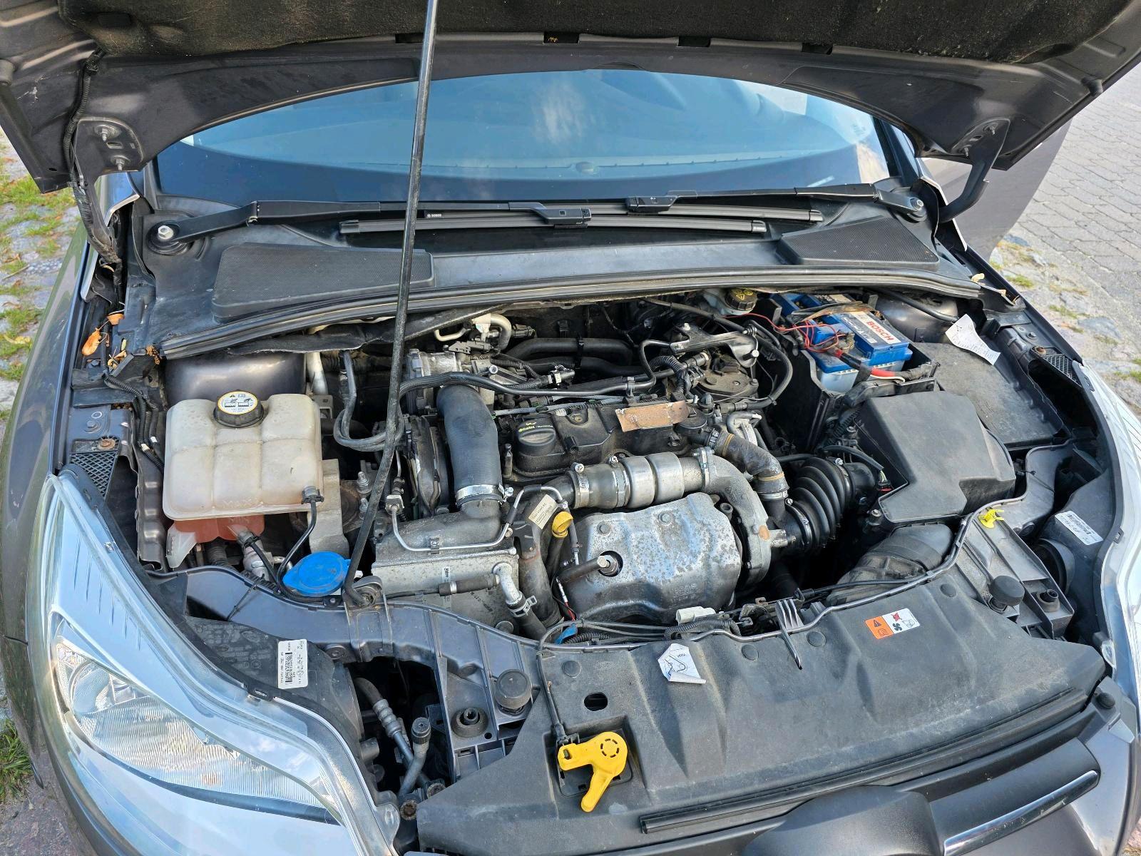 Ford Focus 2013 — engine 102 HP (75kW)