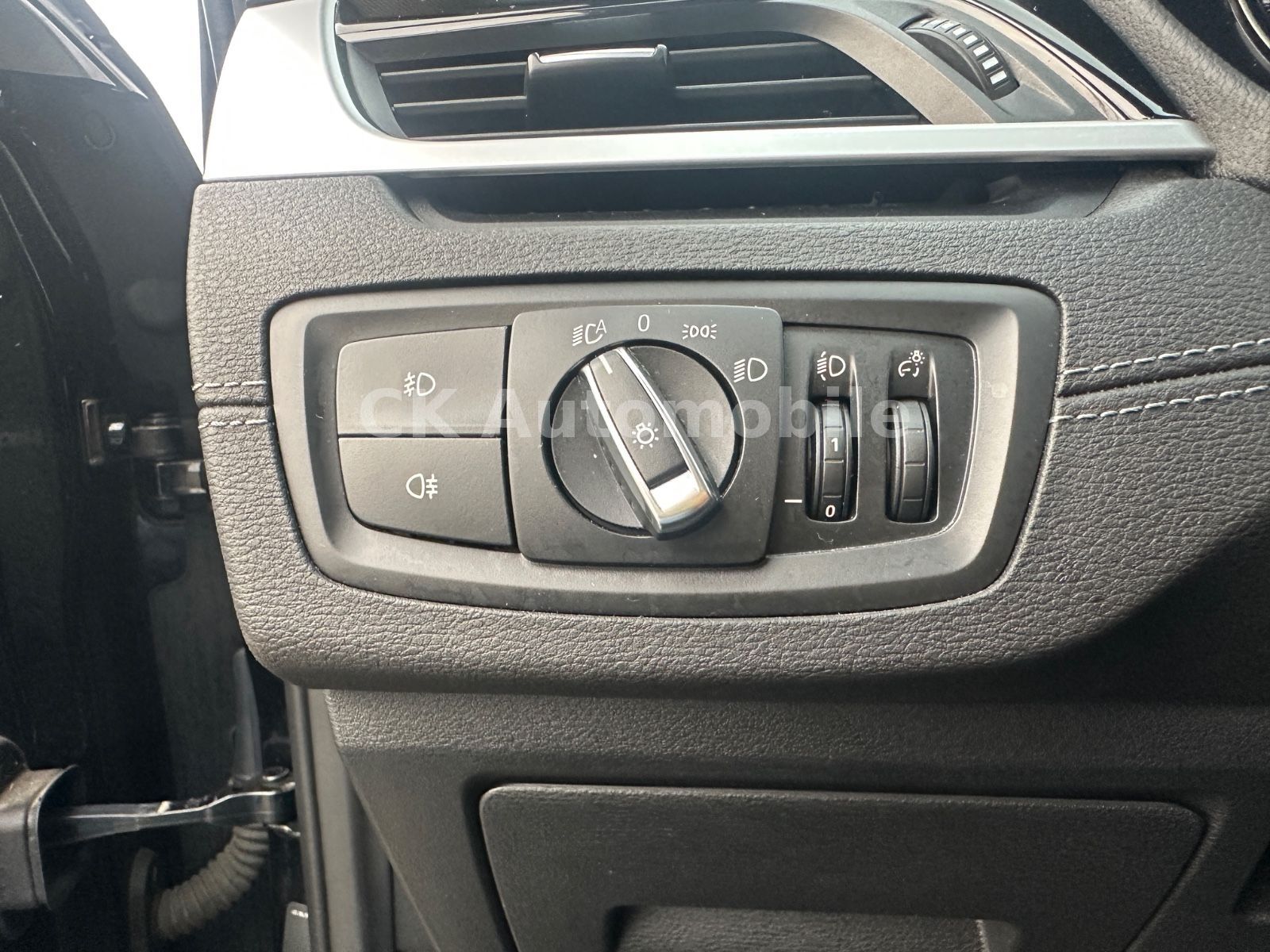 Fahrzeugabbildung BMW X1 sDrive 20d Sport-Line/Navi/LED/Tempomat/AHK