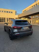 Mercedes-Benz GLA 200 DCT 