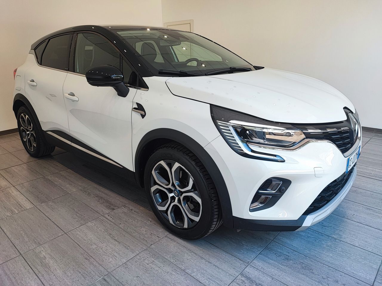 Renault Captur Plug-in Hybrid E-Tech 1 Initiale  imagem 3