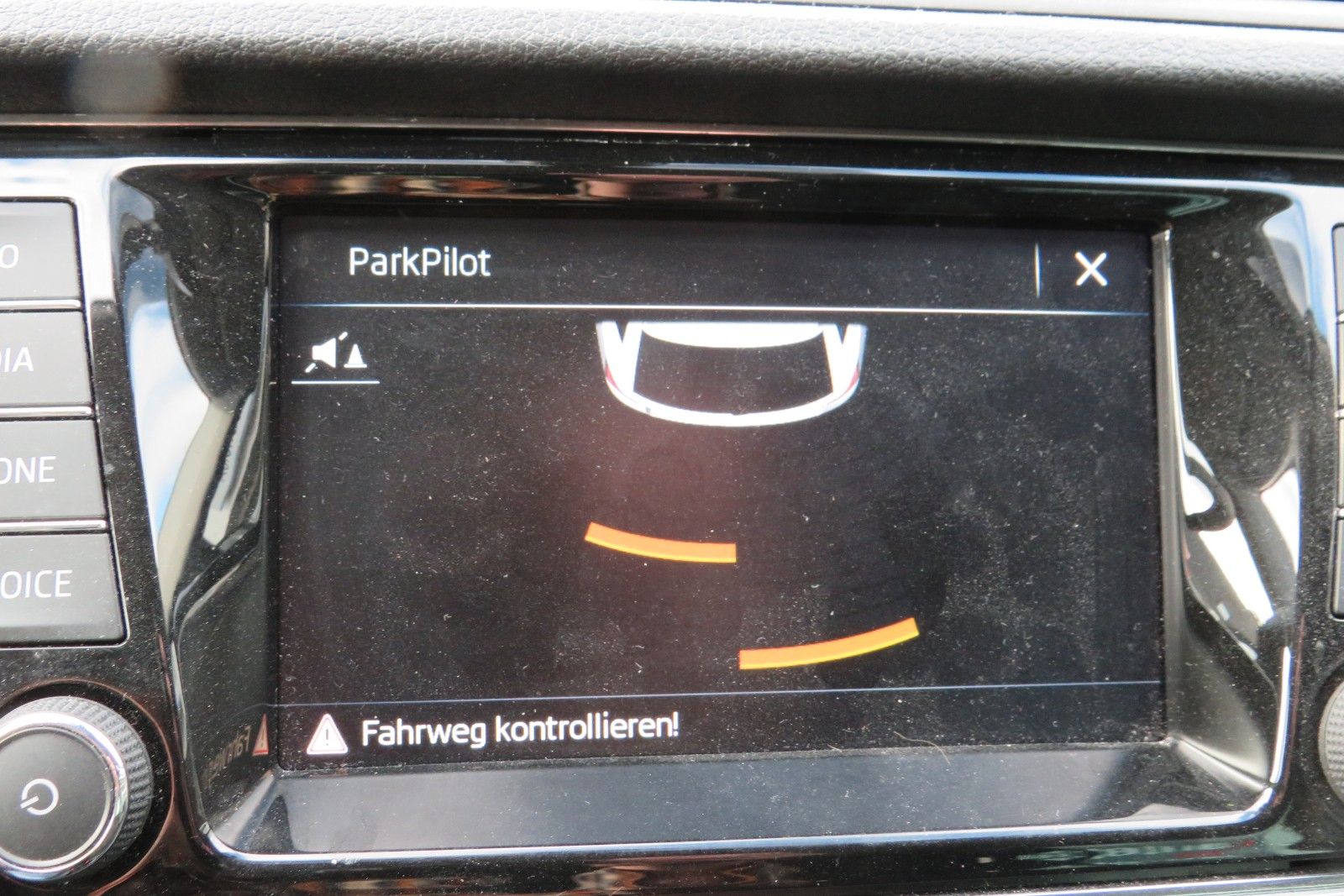 Fahrzeugabbildung SKODA Fabia Ambition DSG PDC NAVI SITZH APP 8-FACH 1.H