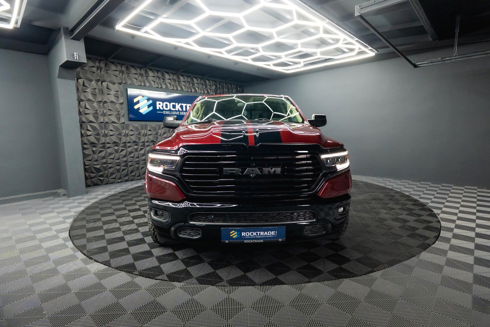 Fahrzeugabbildung Dodge RAM 5.7 V8 HEMI 4x4 OFFROAD Night Limited 19%