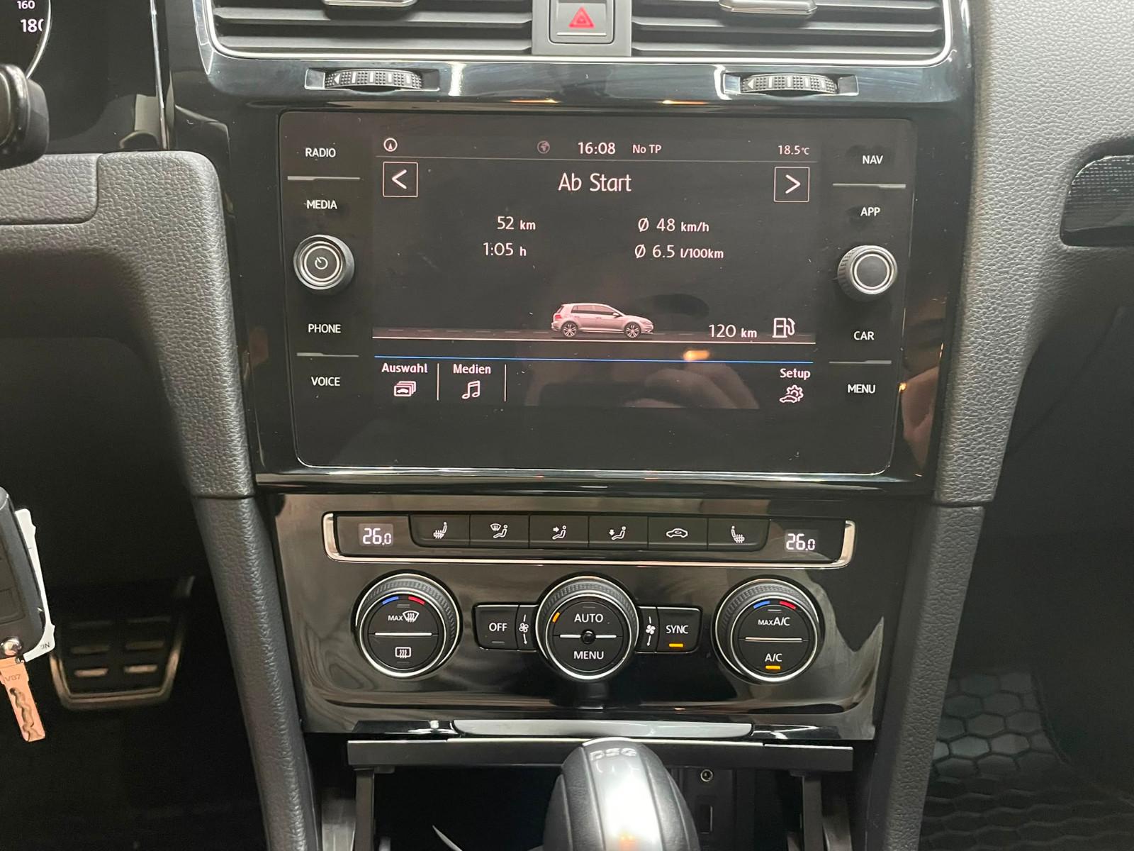 Volkswagen Golf VII Lim. Sound DSG / Carplay / Xenon