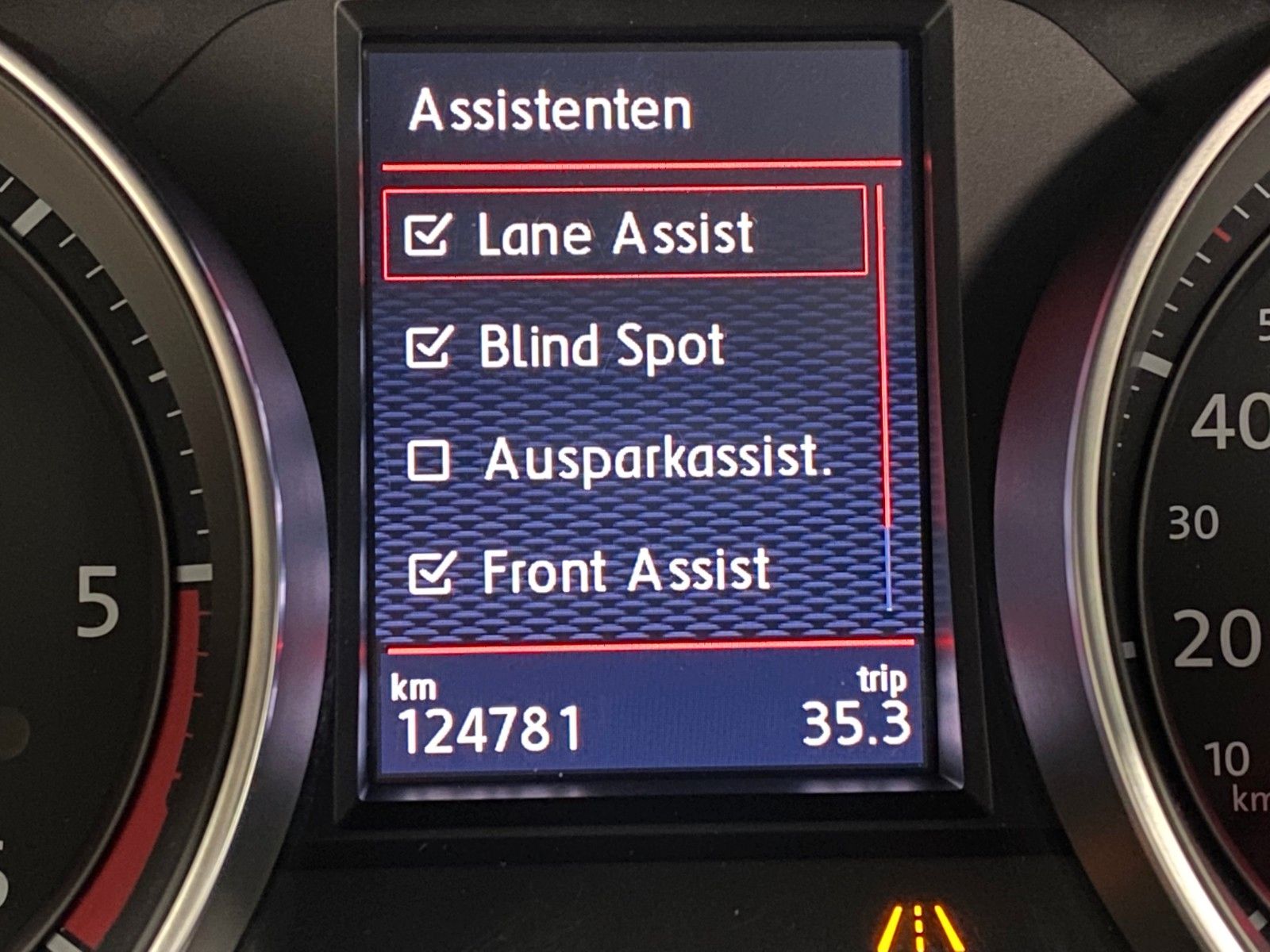 Fahrzeugabbildung Volkswagen Golf 2.0 TDI DSG BMT GTD+DCC+BI-XENON+PANORAMAD+
