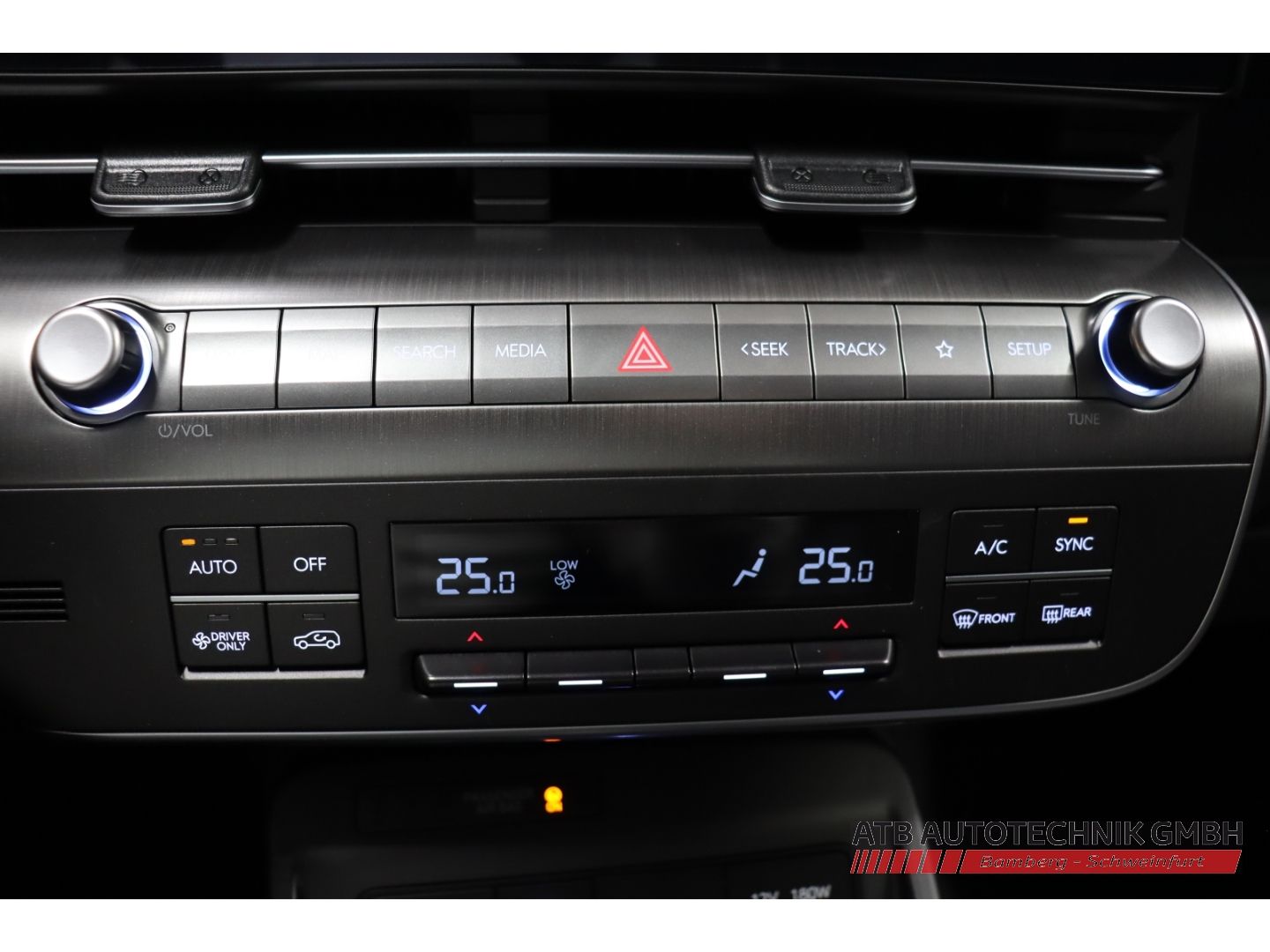 Fahrzeugabbildung Hyundai KONA Elektro MY26 65kWh 204 PS 2WD Prime HUD Nav