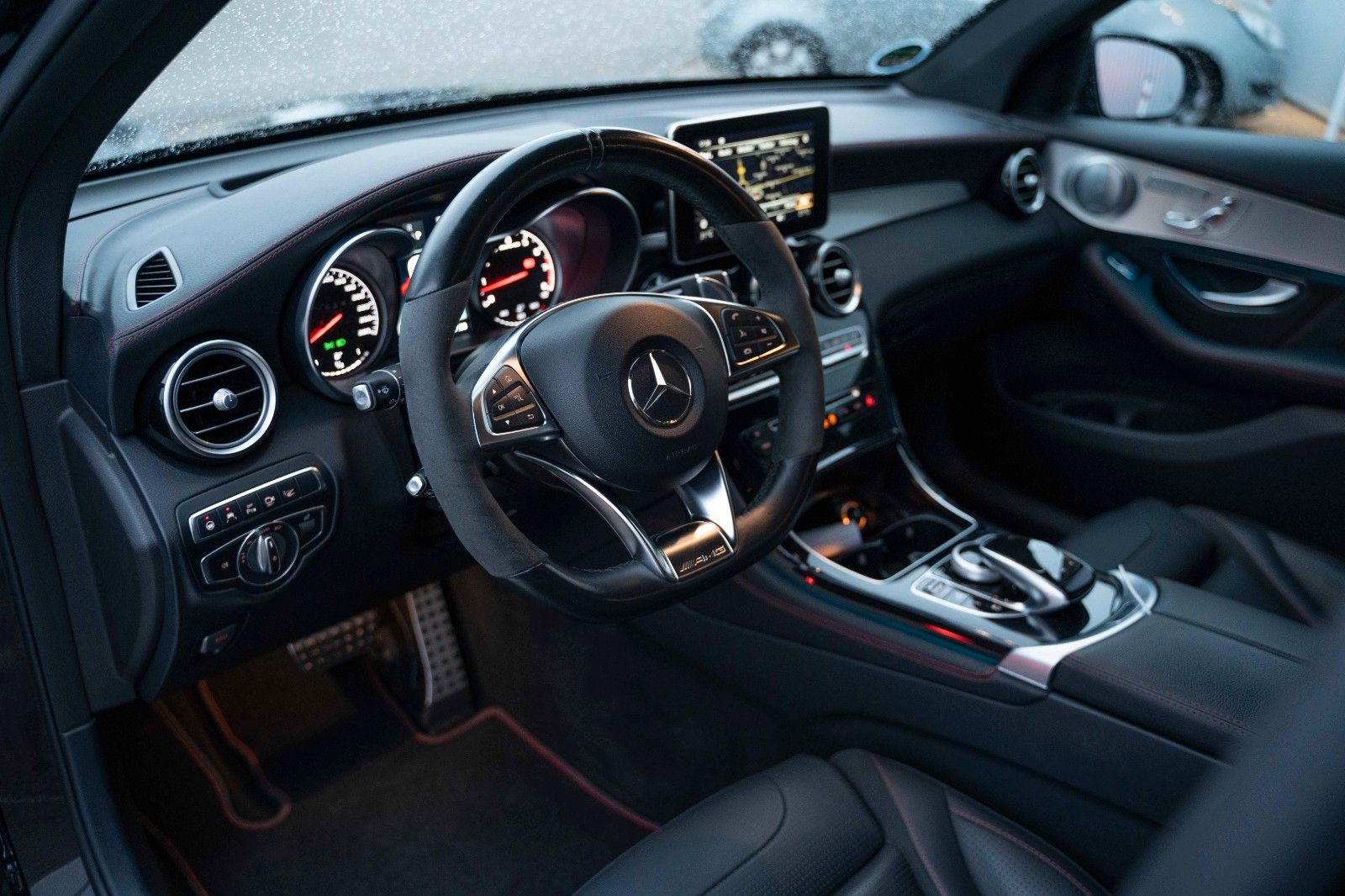 Fahrzeugabbildung Mercedes-Benz GLC 43 AMG LED HUD BUHRM 360° STANDHEIZ 21"MEMOR