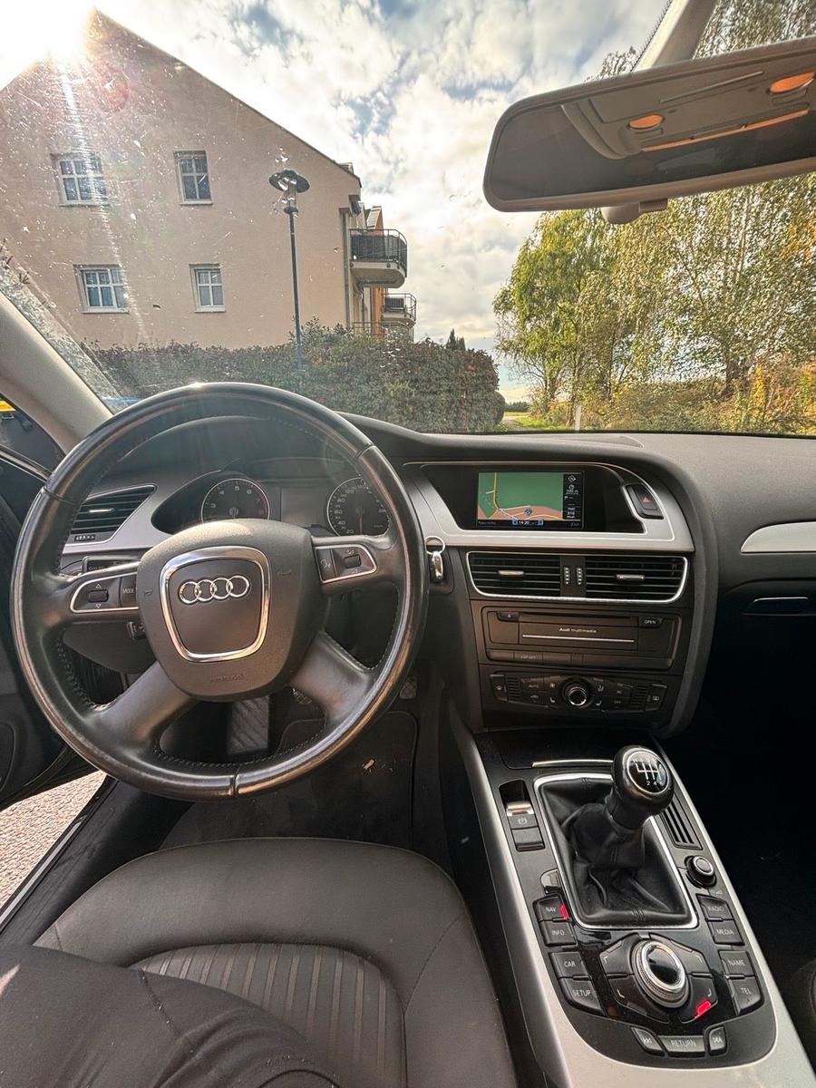 Audi A4 2009 — photo 11