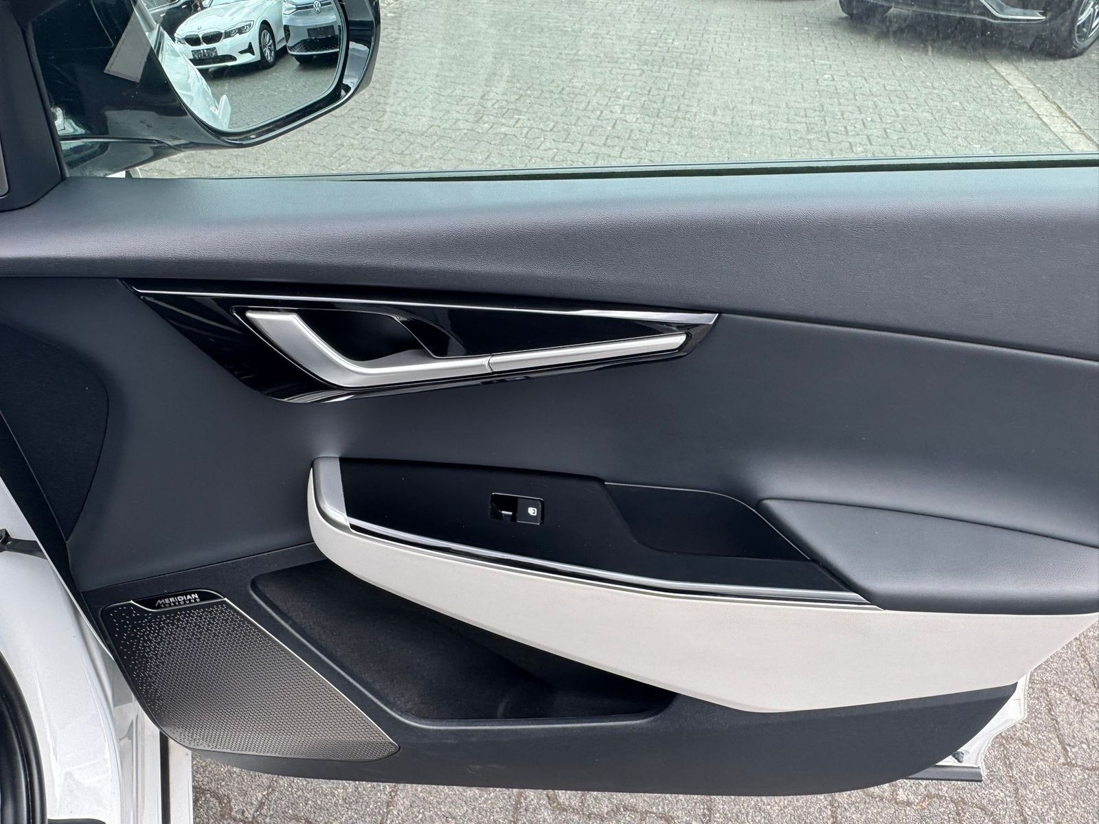 Fahrzeugabbildung Kia EV6 GT-Line 4WD WERKSGA+PANO+MEMO+HEAD+ACC+360°