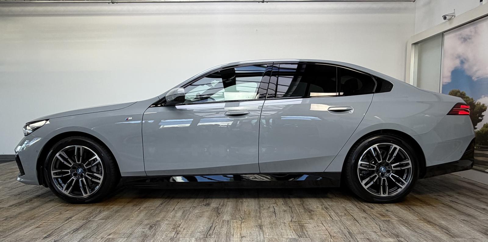 BMW i5 xDrive40 M Sport ACC 360 FahrwerkProfessional