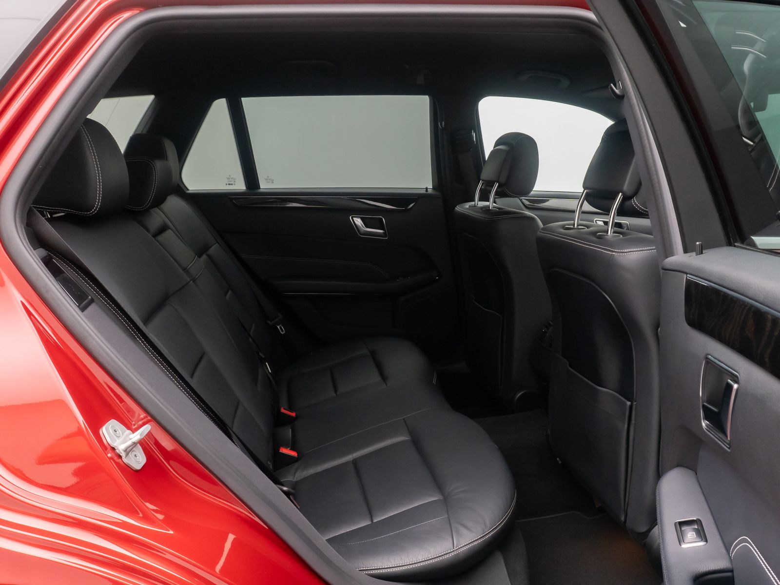 Fahrzeugabbildung Mercedes-Benz E 350 BlueTEC PDC Navi Tempomat LED Leder 18Zoll