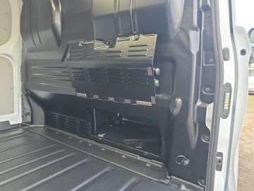 Bild 16 Ford Transit Custom 300 L2 Trend FWD 2.0 Navi Apple C