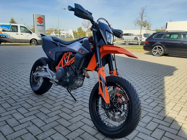 KTM 690 SMC R SCHECKHEFT TÜV 1. HAND LEO VINCE LED