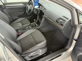 Volkswagen Golf VII Join*Navi*Scheckheft*Garantie*63 Tkm* - mit Benzin-Antrieb: Silber, Limousine, Garantie