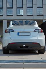 Tesla Model Y Long Range Dual Motor AWD Long Range  - Tesla Model Y Dual Motor Gebrauchtwagen